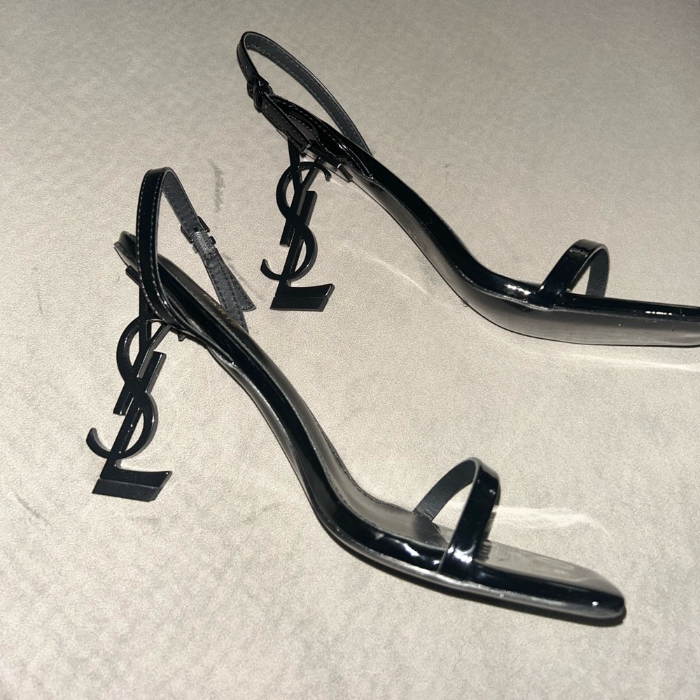 Yves Saint Laurent Glossy Black Heels